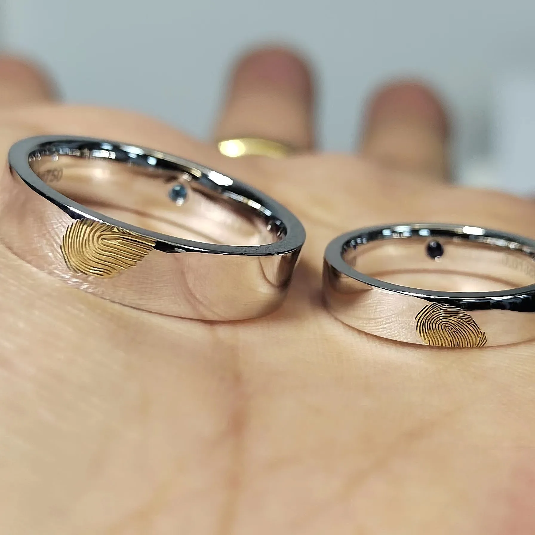 18K White Gold Fingerprint Wedding Bands
