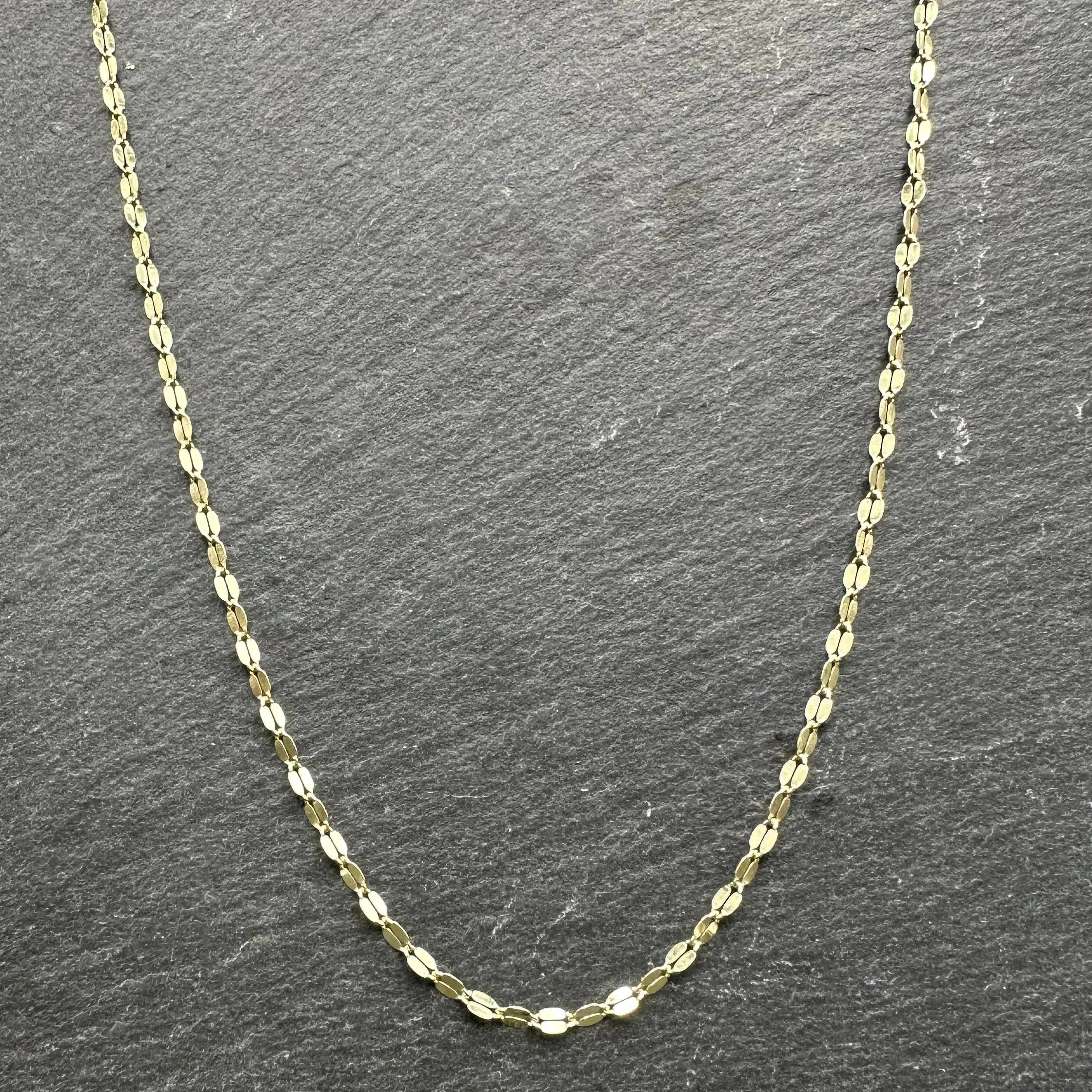 Gold Keyhole Chain