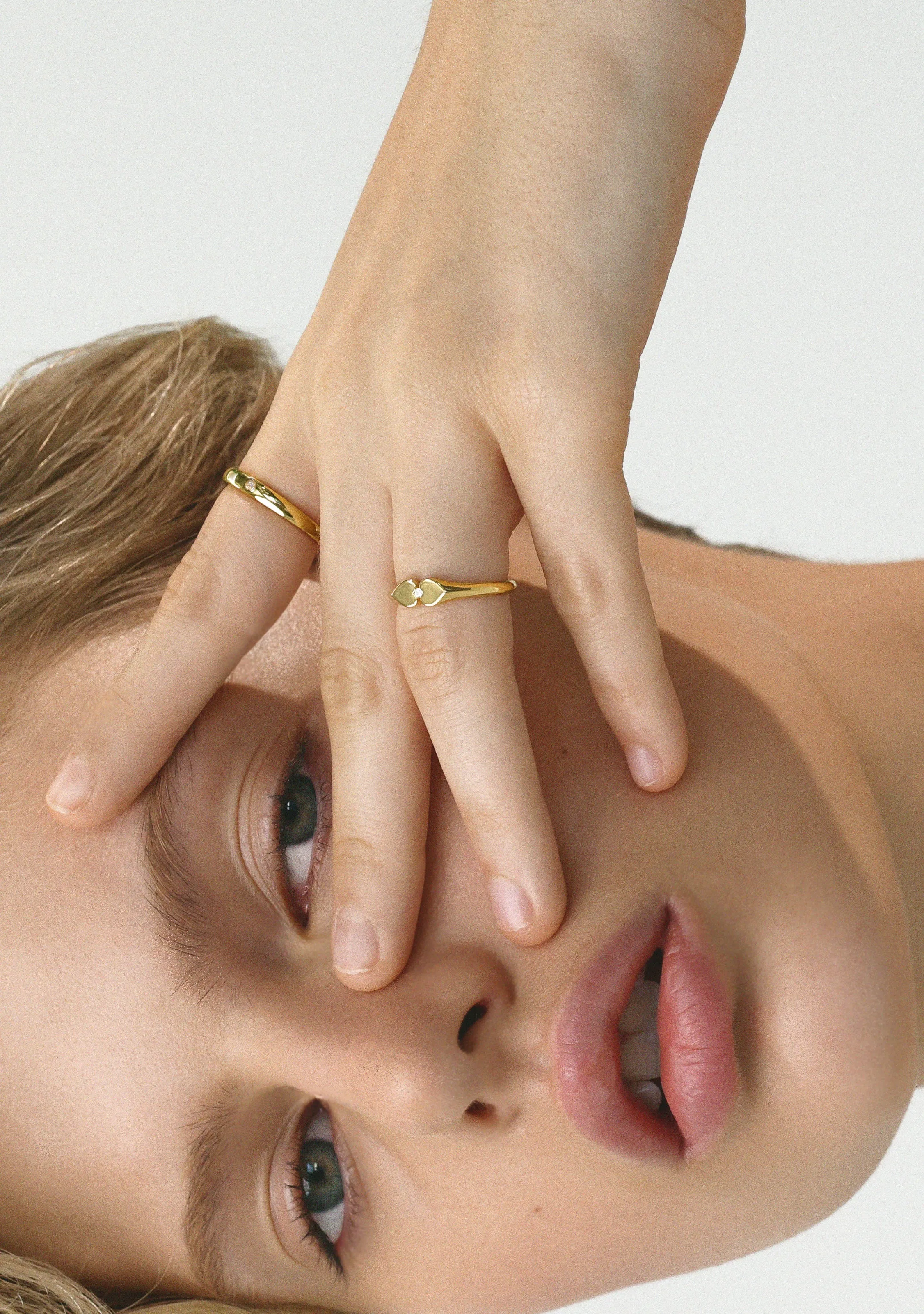 Heart Connection Signet Ring - Gold